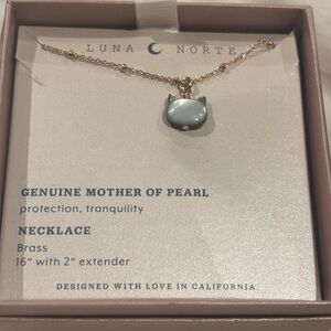 NIB Gold Mother of Pearl Cat Pendant Necklace